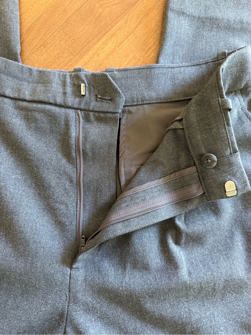 Uniqlo Women’s High Waisted Wide Leg Dress Pants